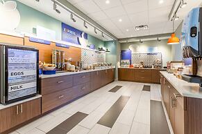 Holiday Inn Express & Suites Florence-Cincinnati Airport by IHG