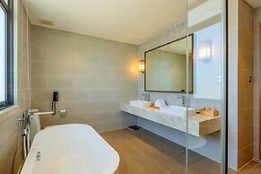 Wyndham Grand KN Paradise Cam Ranh