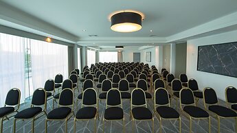 Holiday Inn Hotel & Suites Merida La Isla by IHG