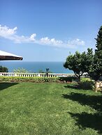 Secret Garden - Suites & Apartments