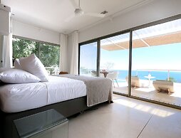 Akwa Santa Teresa Ocean View Villas & Rooms