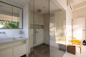 Akwa Santa Teresa Ocean View Villas & Rooms