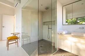 Akwa Santa Teresa Ocean View Villas & Rooms
