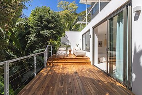 Akwa Santa Teresa Ocean View Villas & Rooms