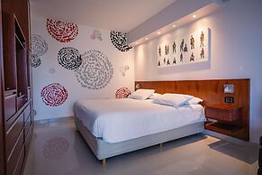 Shoshana Hotel Boutique