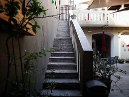 El Descanso Catedral Hotel