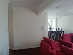 Apartamento Familiar en Zona Residencial