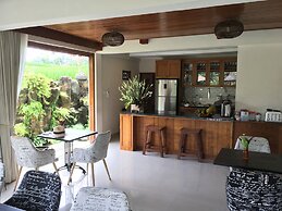 Puri Raya Villa Ubud