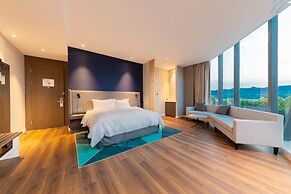 Holiday Inn Express Yichang Riverside by IHG