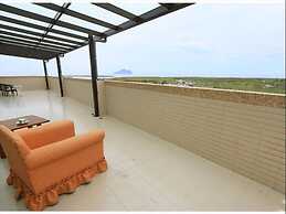 Meet Love at Pacific Ocean Turtle Island B&B
