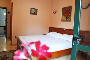Hotel Lugano Tirana