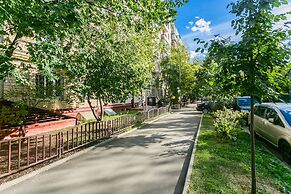 Apartment on Bolshoy Kondratievskiy 4