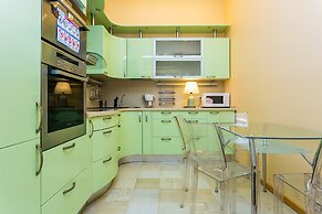 Apartment on B Gnezdnikovskiy 10