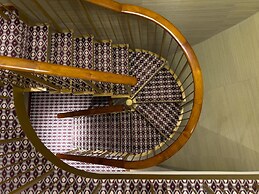 Fingal - A Luxury Floating Hotel