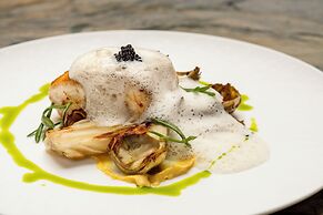 Fingal - A Luxury Floating Hotel