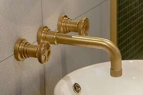 Fingal - A Luxury Floating Hotel