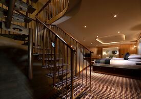 Fingal - A Luxury Floating Hotel