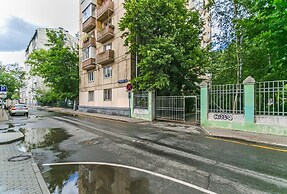 Apartment on Ogorodnaia Sloboda 10