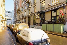 Apartment on Bolshoy Gnezdnikovskiy Pereulok 10