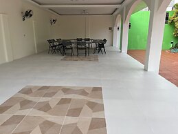 Sir Nico Guesthouse and Resort