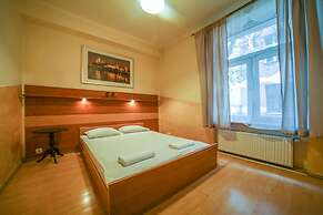 Apartament Izaaka