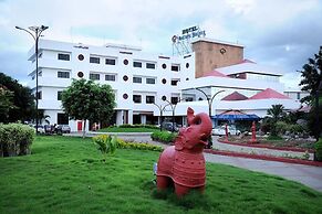 DFRONT Golden Palace