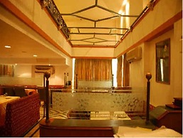 DFRONT Golden Palace