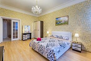 Apartment on Smolenskiy bulevard 3