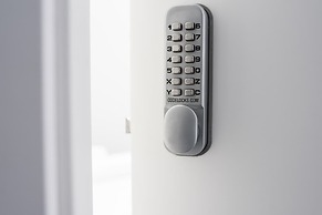 AYZ Frailes - Auto check-in property