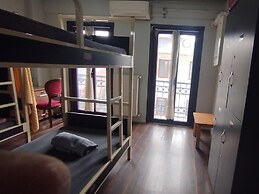 Ivy Hostel Cafe