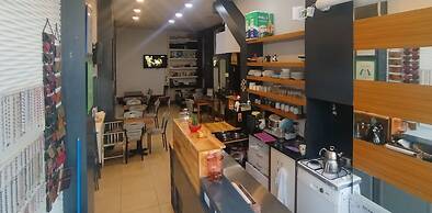Ivy Hostel Cafe