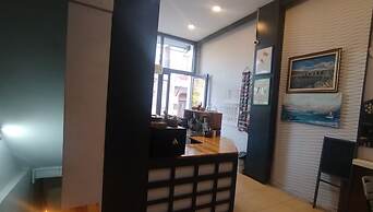 Ivy Hostel Cafe