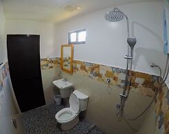 Aloha Seaside  Resort