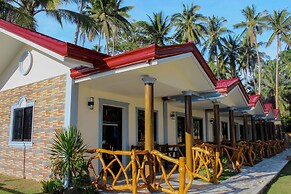 Aloha Seaside  Resort