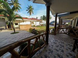 Aloha Seaside  Resort