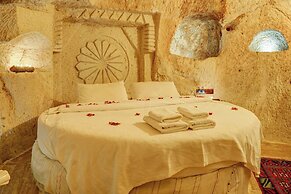 Mahperi Cappadocia Cave