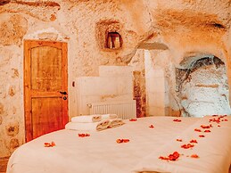 Mahperi Cappadocia Cave