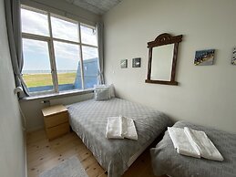 Skaerven Beachfront Condos and Cottage