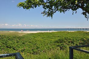 Skaerven Beachfront Condos and Cottage