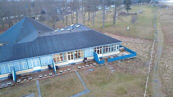 Skaerven Beachfront Condos and Cottage