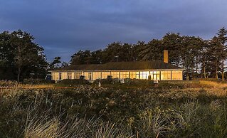 Skaerven Beachfront Condos and Cottage