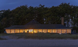 Skaerven Beachfront Condos and Cottage