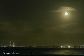 Skaerven Beachfront Condos and Cottage