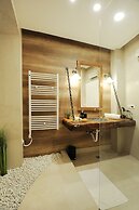 Silver & Gold Luxury Rooms