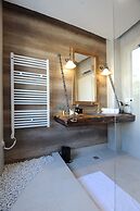 Silver & Gold Luxury Rooms