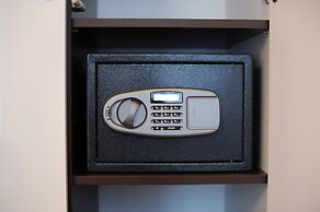 Silver & Gold Luxury Rooms