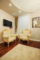 Silver & Gold Luxury Rooms
