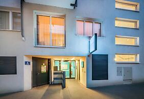 Jimmy's Apartments Lory