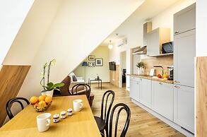 Jimmy's Apartments Lory