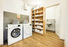 Jimmy's Apartments Lory